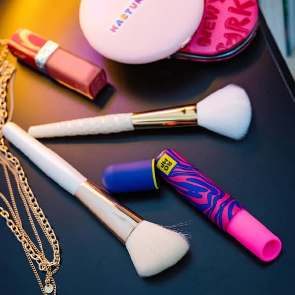 Romp Lipstick Neon Pink
