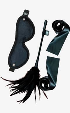 für Paare SEI MIO - Strict Tease - Ribbon Ties, Blindfold and Tickler Kit