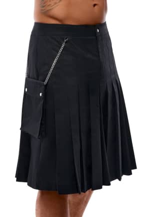 Dessous Svenjoyment - Kilt - Black - Sitzt sicher mit Druckknöpfen und verdecktem Reißverschluss - und fühlt sich herrlich frech an.  
Abnehmbare Tasche mit Kette für das Nötigste, robust und einfach in der Maschine waschbar.