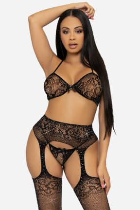 Dessous Leg Avenue - Lace Bra, String and Garter Belt Stockings - Funkelnde Strasssteine und schwarze Spitze lassen Dich sofort verführerisch strahlen.  
Bralette, String und Strümpfe im Set - sitzt dehnbar, fühlt sich luftig an, wirkt wow.