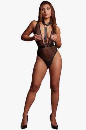 Dessous Le Désir - Kristen - Harness Body - One Size - Black - Schwarzer Harness-Body, der sich eng an Dich schmiegt und Lust auf mehr macht. Einheitsgröße für flexible Styles - verführerisch, mutig und super easy zu kombinieren.